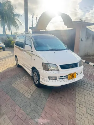 Toyota Noah 2001 White