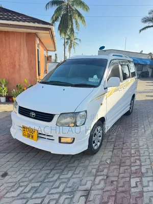Toyota Noah 2001 White