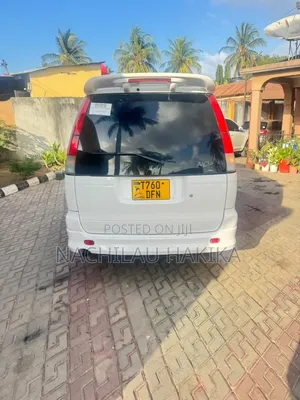 Toyota Noah 2001 White