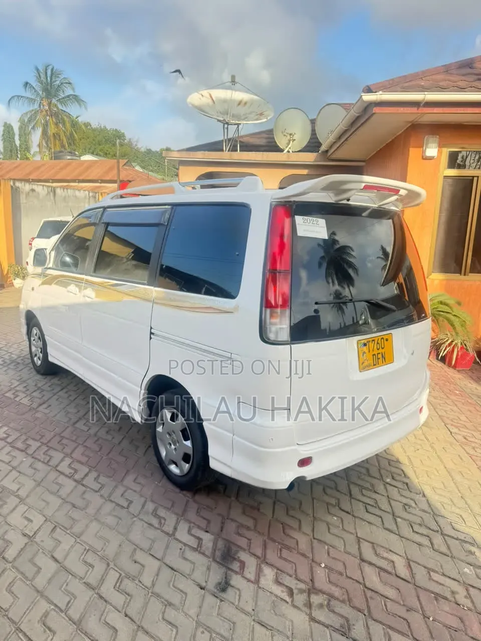 Toyota Noah 2001 White