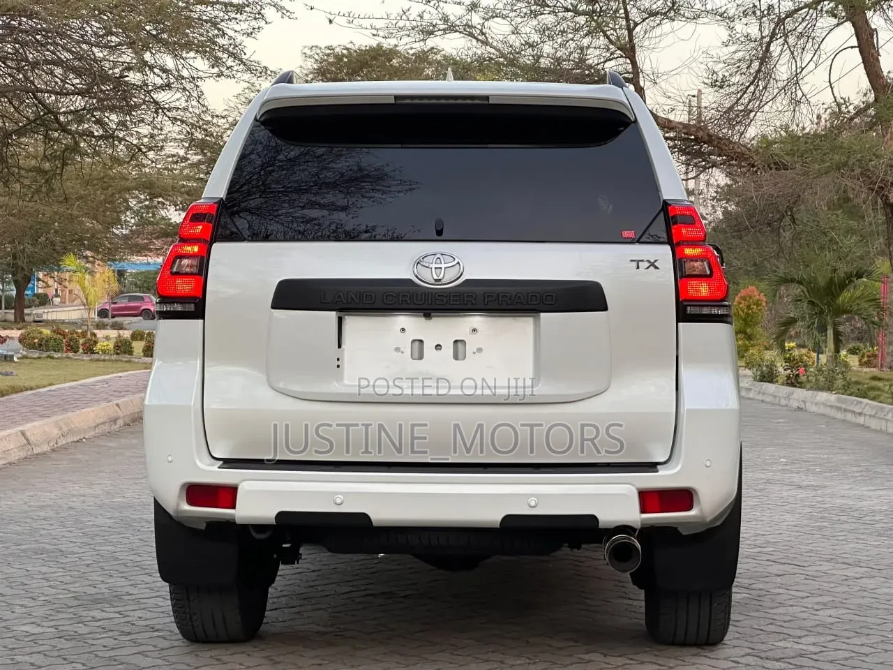 Toyota Land Cruiser Prado 2023 White
