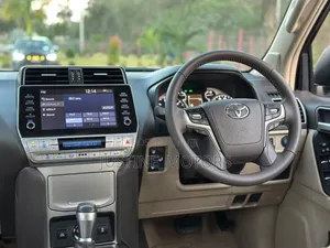 Toyota Land Cruiser Prado 2023 White