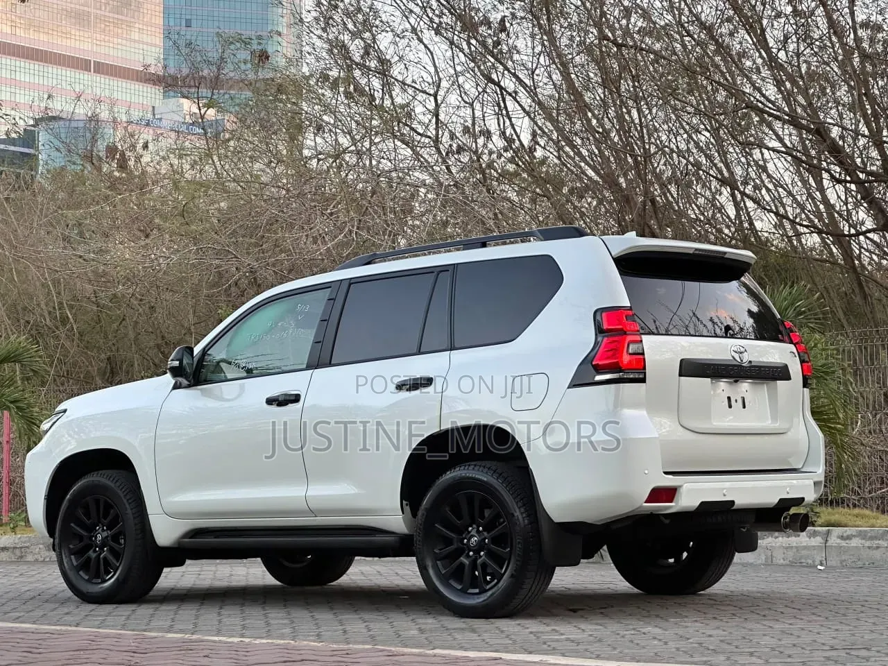 Toyota Land Cruiser Prado 2023 White