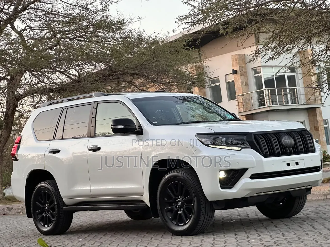 Toyota Land Cruiser Prado 2023 White