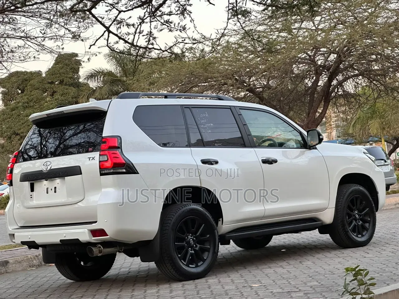 Toyota Land Cruiser Prado 2023 White