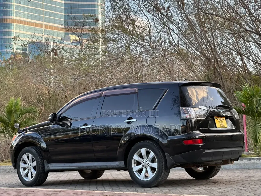 Mitsubishi Outlander 2011 Black