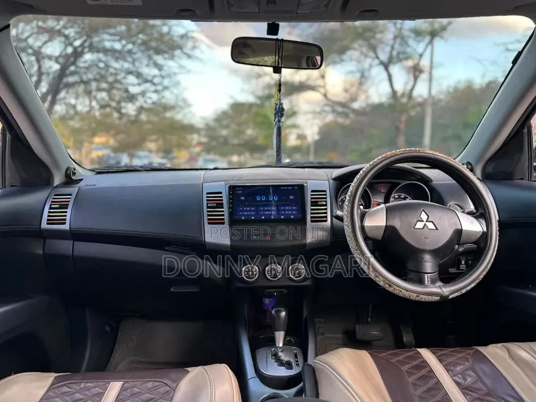 Mitsubishi Outlander 2011 Black