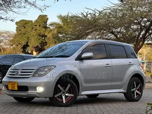 Toyota IST 2006 Silver