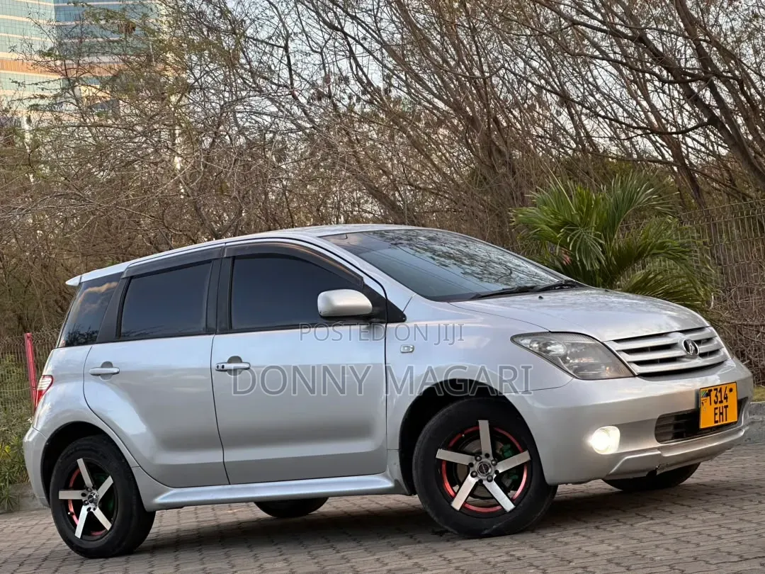 Toyota IST 2006 Silver