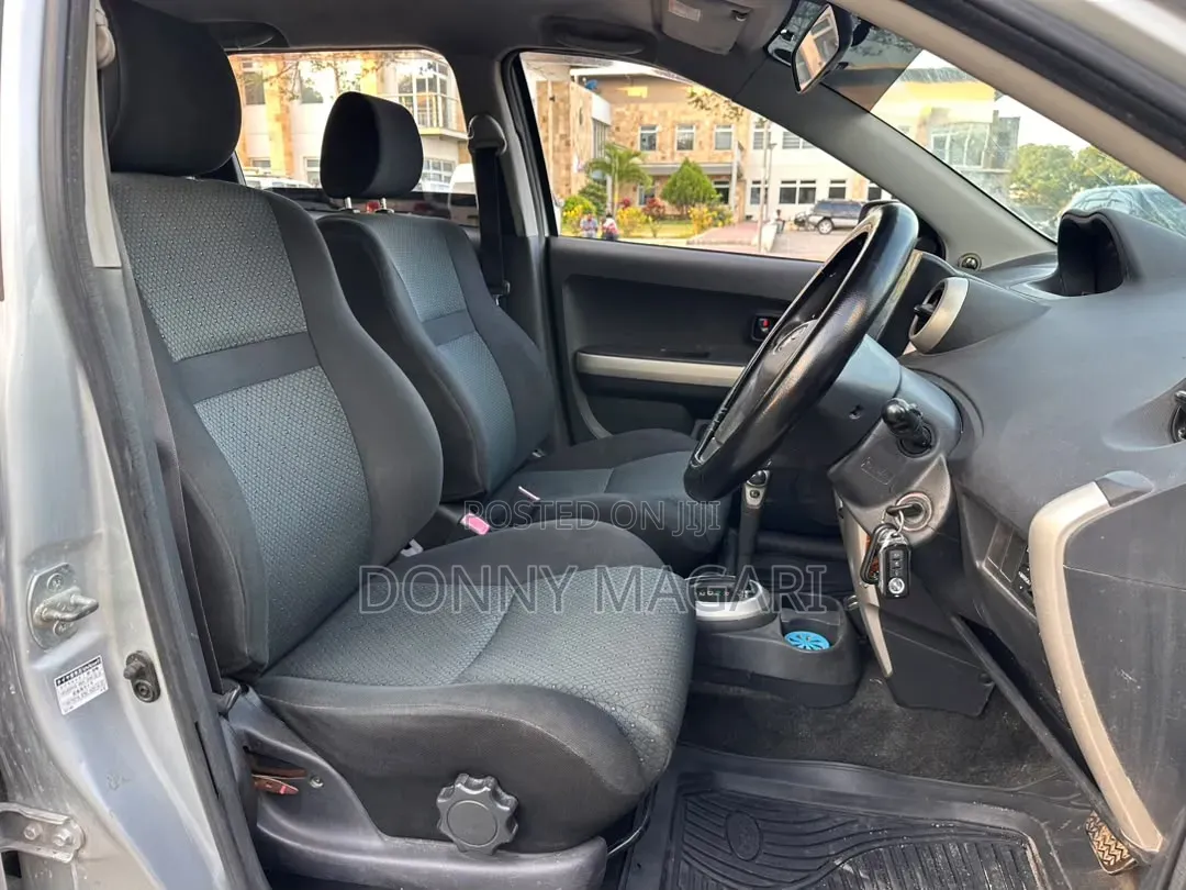 Toyota IST 2006 Silver