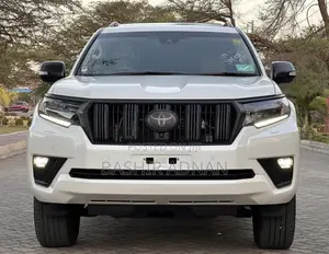 Toyota Land Cruiser Prado 2.7 2023 Off white