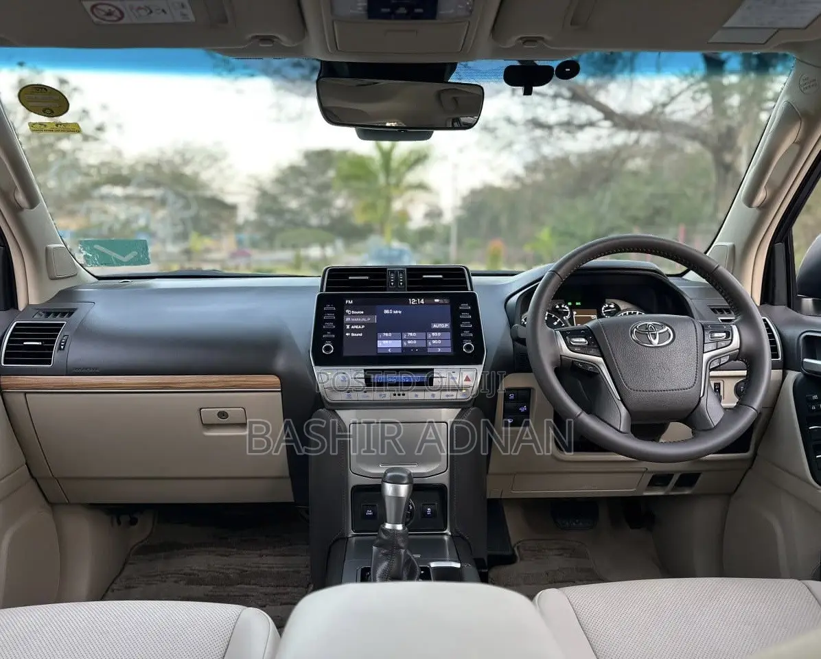 Toyota Land Cruiser Prado 2.7 2023 Off white
