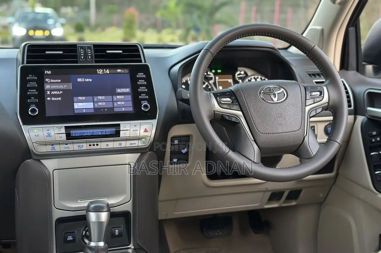 Toyota Land Cruiser Prado 2.7 2023 Off white