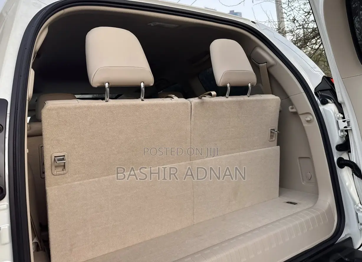 Toyota Land Cruiser Prado 2.7 2023 Off white