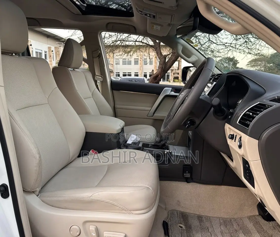 Toyota Land Cruiser Prado 2.7 2023 Off white