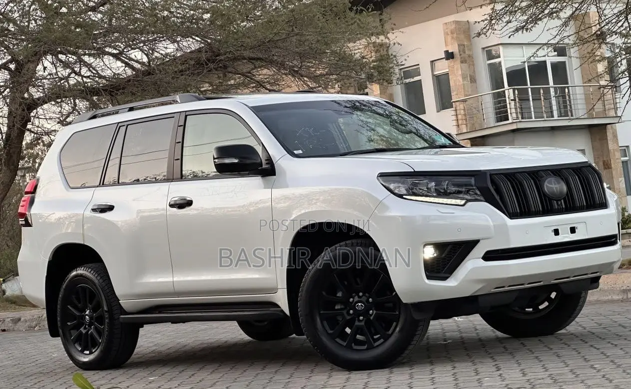 Toyota Land Cruiser Prado 2.7 2023 Off white