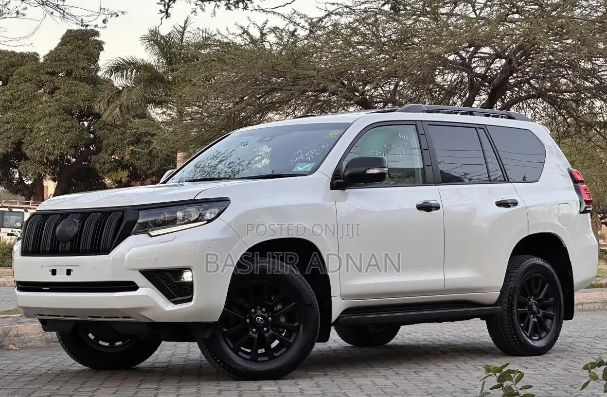 Toyota Land Cruiser Prado 2.7 2023 Off white