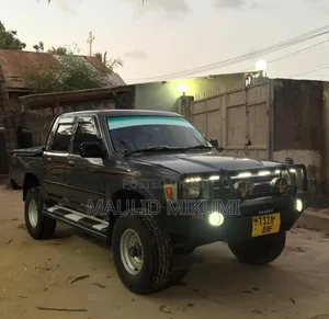 Toyota Hilux 1997 Gray