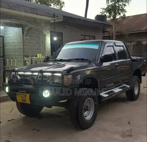 Toyota Hilux 1997 Gray