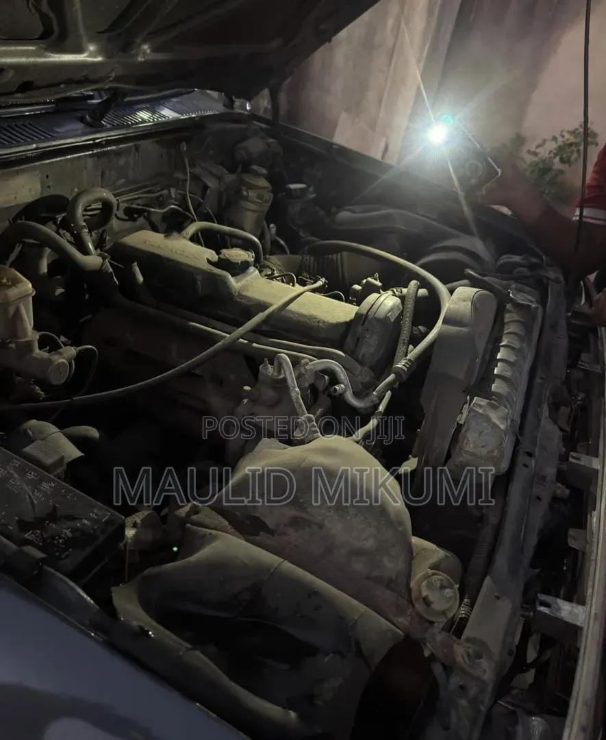 Toyota Hilux 1997 Gray