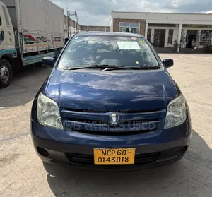 Toyota IST 2004 Blue