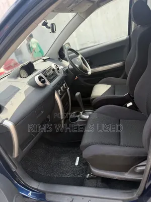 Toyota IST 2004 Blue