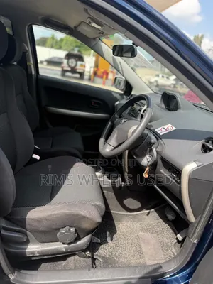 Toyota IST 2004 Blue