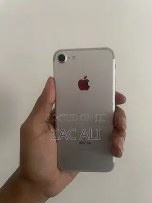 Apple iPhone 7 32 GB Silver