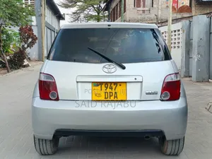 Toyota IST 2008 Silver