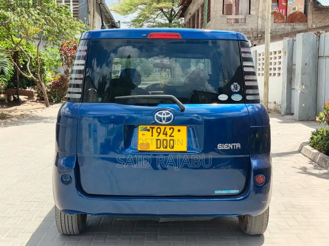 Toyota Sienta 1.5 FWD 2012 Blue