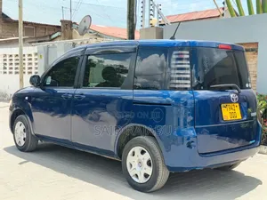 Toyota Sienta 1.5 FWD 2012 Blue