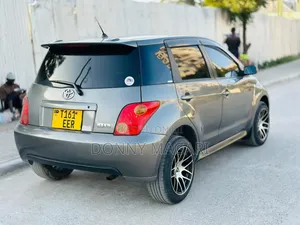 Toyota IST 2005 Gray