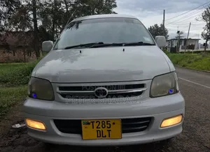 Toyota Noah 2001 White