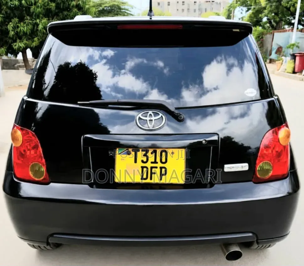 Toyota IST 2005 Black