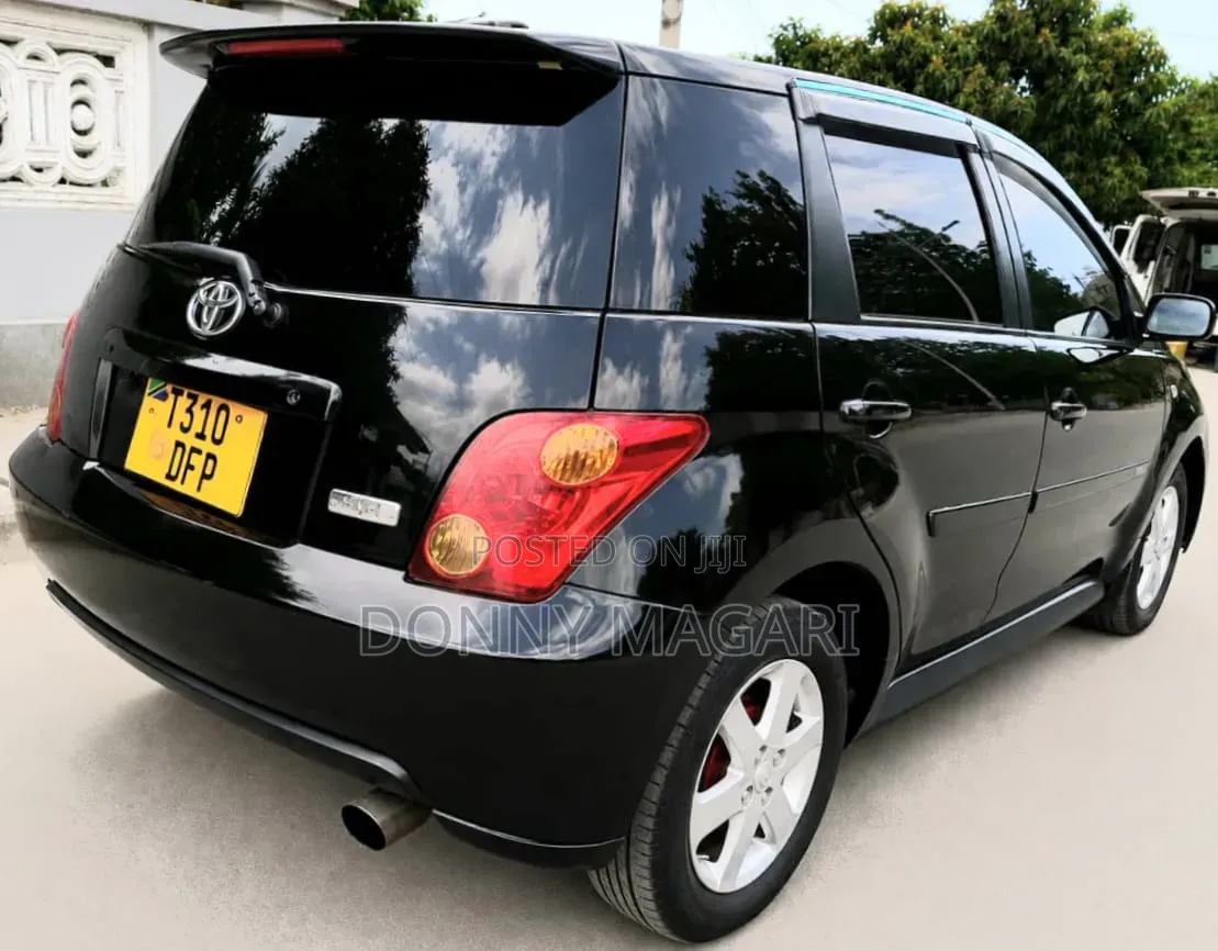 Toyota IST 2005 Black
