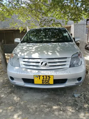 Toyota IST 2005 Silver