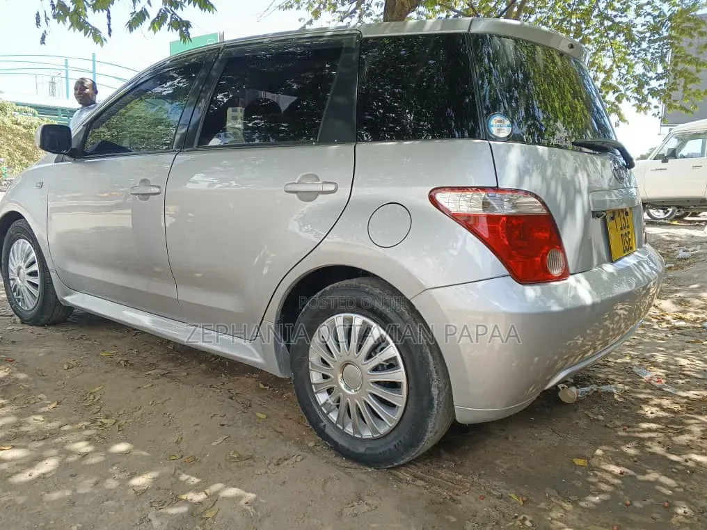 Toyota IST 2005 Silver