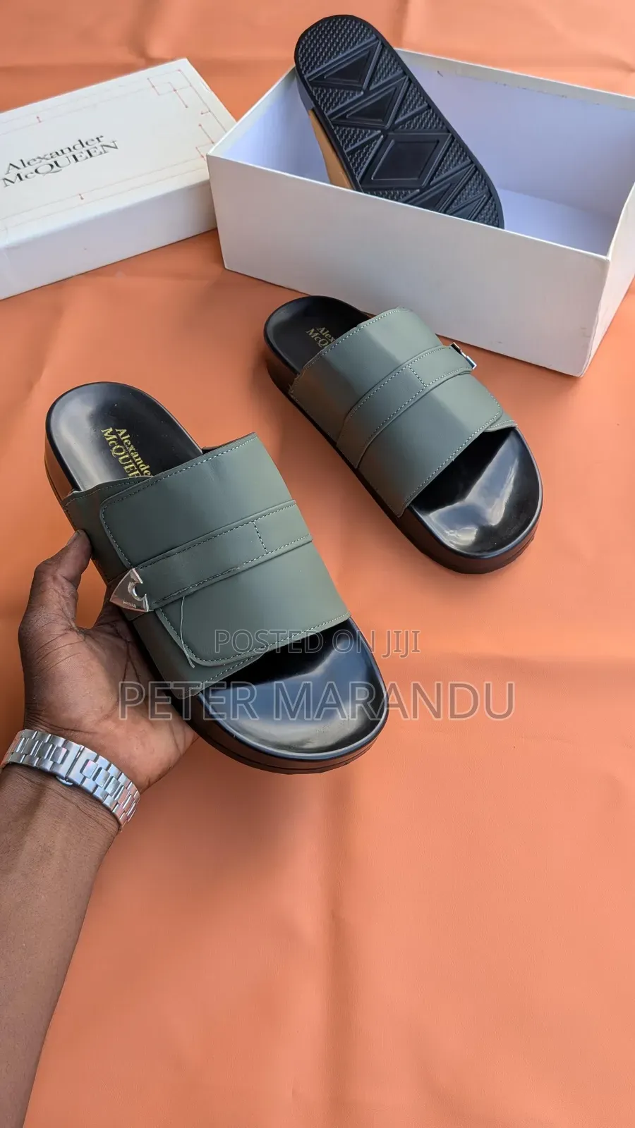 Slippers Za Ngozi Za Alexander McQueen Kwa Wanaume Wa Shoka!