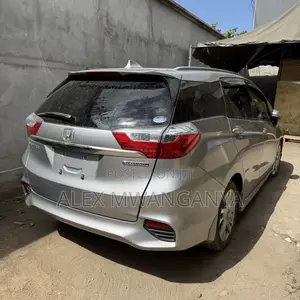 Honda Shuttle 1.5 Hybrid 4WD 2018 Silver