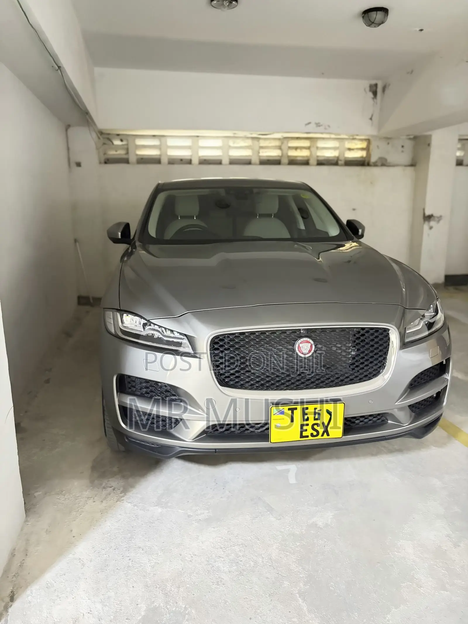 Jaguar F-Pace 20d Prestige AWD 2019 Gray