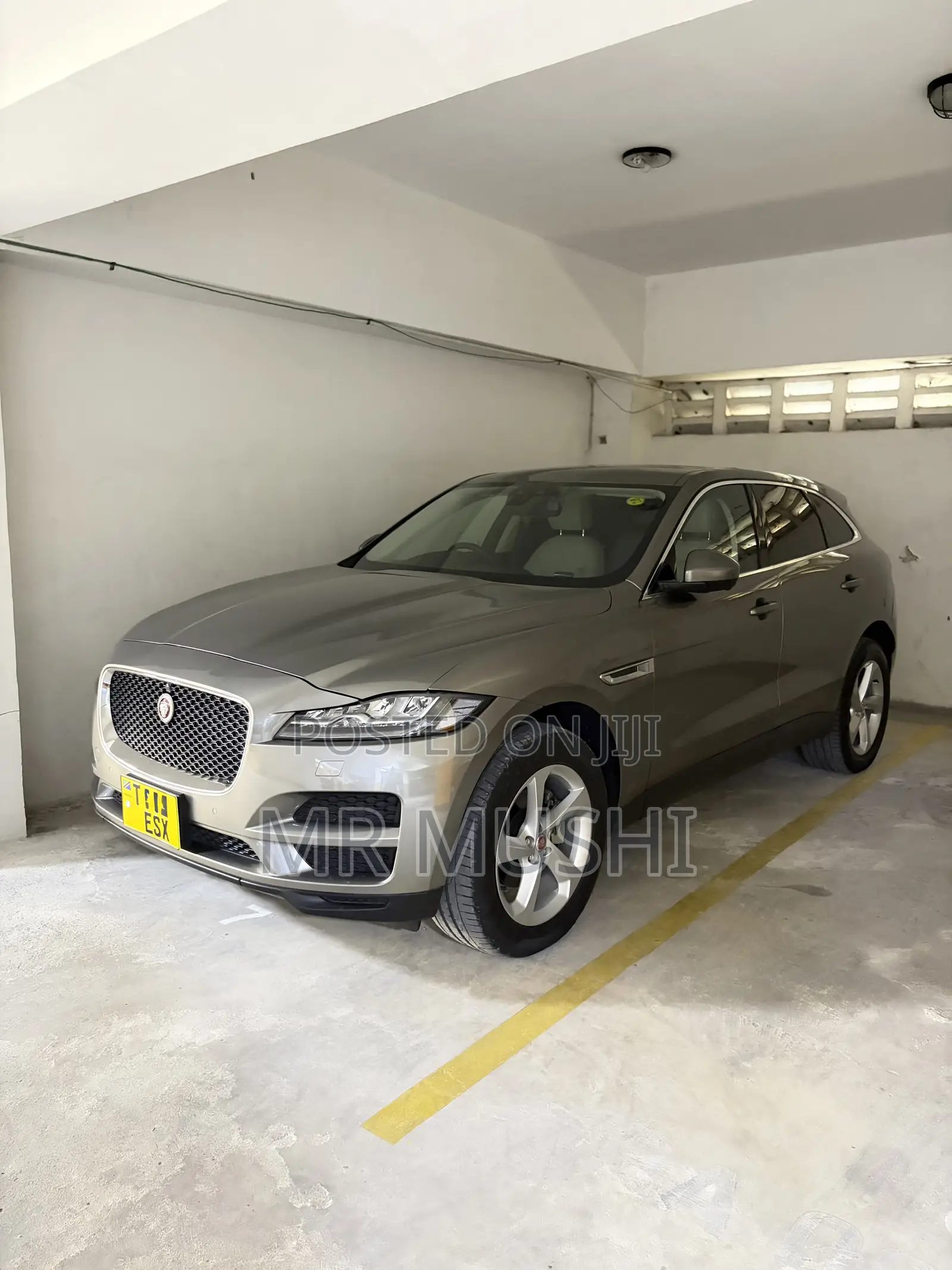 Jaguar F-Pace 20d Prestige AWD 2019 Gray