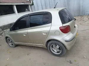 Toyota Vitz 2003 Gold
