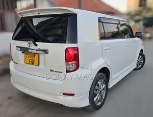 Toyota Corolla Rumion 2010 White