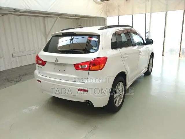Mitsubishi RVR 2010 White