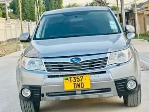 Subaru Forester 2010 Silver