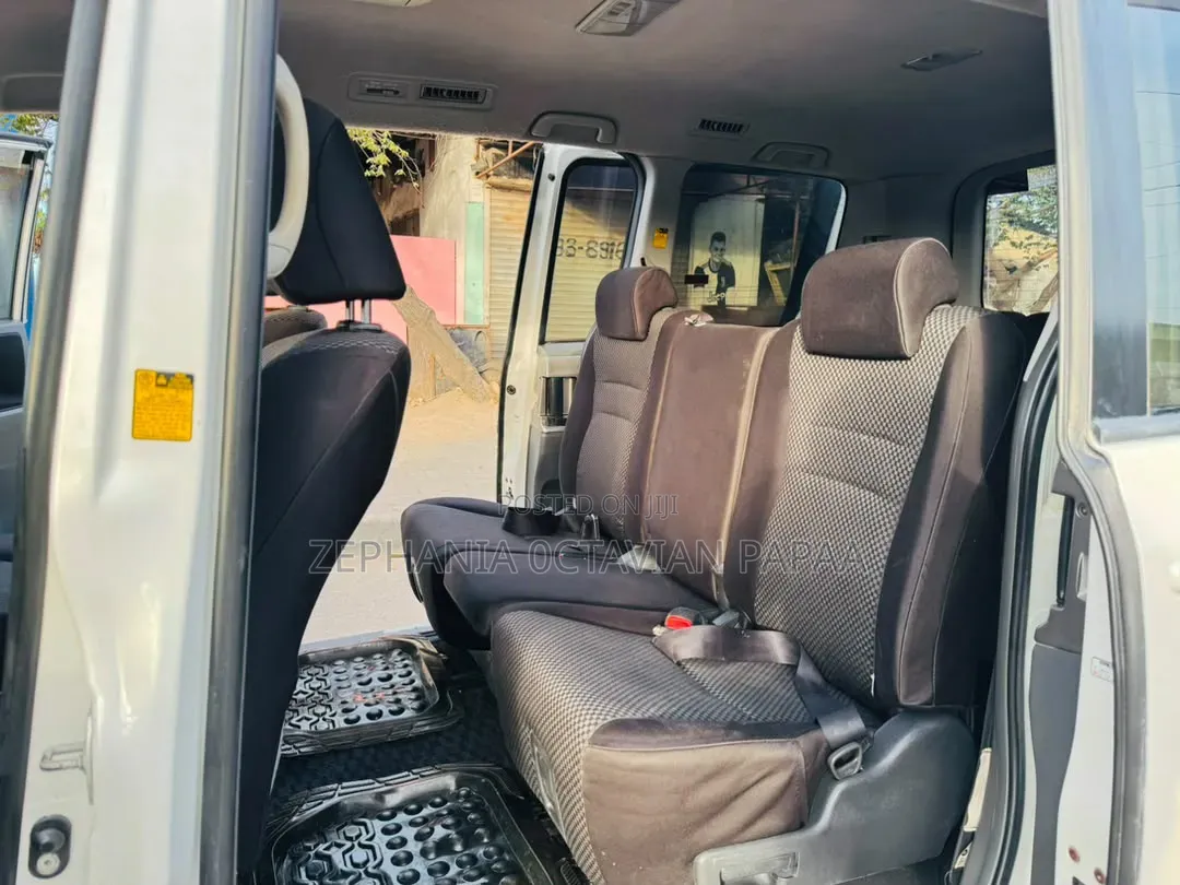 Toyota Noah 2008 White