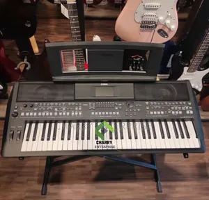 Yamaha PSR SX 600 Digital Keyboard 61 Keys