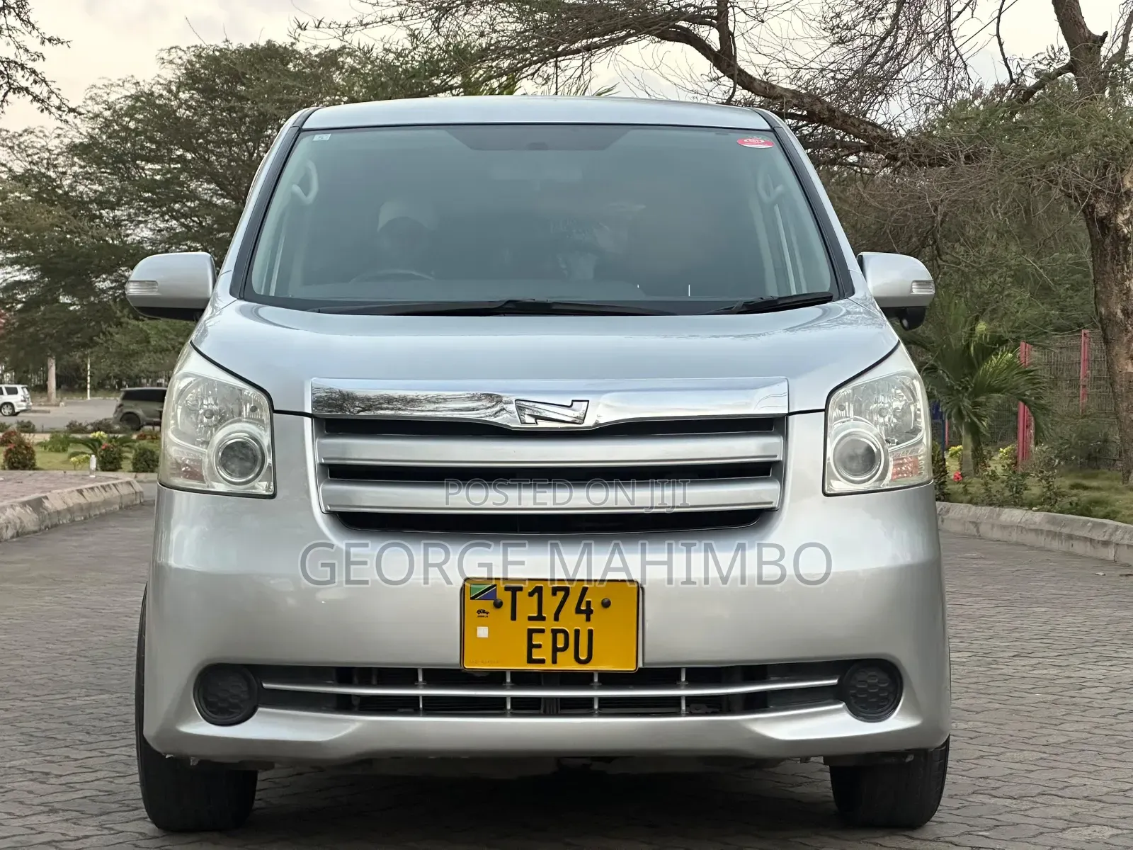 Toyota Noah 2008 Silver
