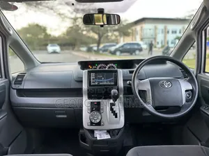 Toyota Noah 2008 Silver