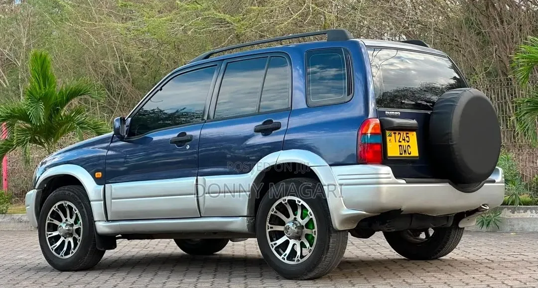 Suzuki Escudo 1995 Blue